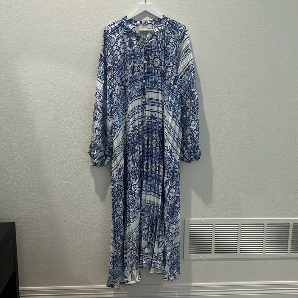 Chicwish L/XL pleated long sleeve maxi loose dress blue tile majolica print